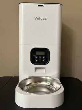 New With a Box Voluas Automatic Pet Feeder - White